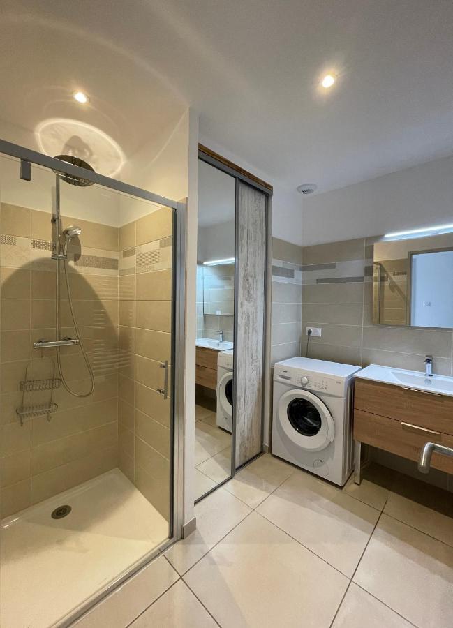 Val Des Bruyeres - 15mn Pezenas Avec Terrasse Et Cour Close - Parking Privatif Securise - Wifi Ftth Gratuit Ferienhaus *